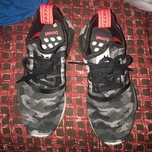 NMD Adidas size 5 1/5 for kids used only 2 times